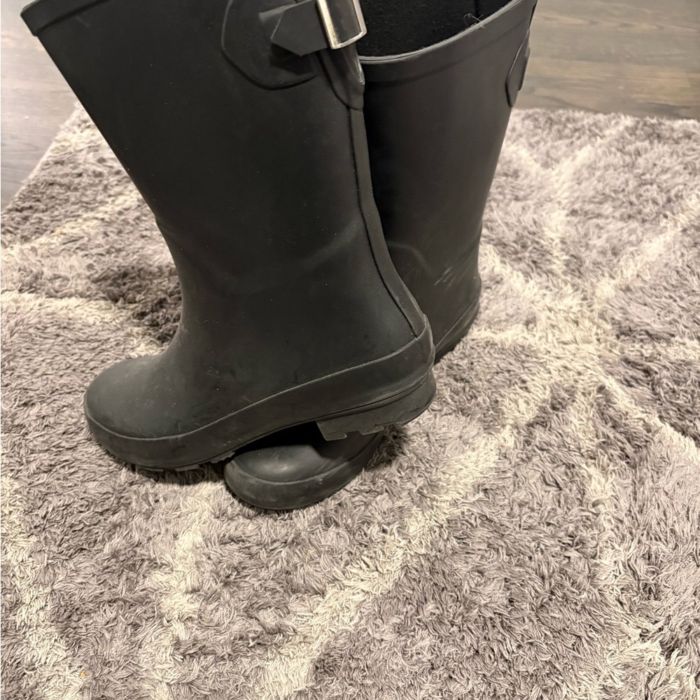 Black Rubber Rain Boots